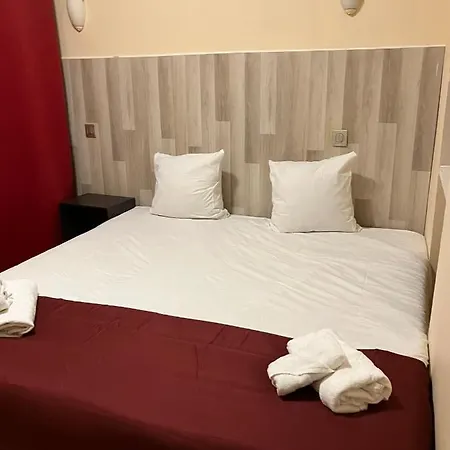 فندق Arcotel 4 Minutes Du Palais Des Festivals - New Management New Team - Old Revievv 2*